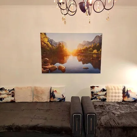 Family 3 Room's Апартаменты Нойнкирхен