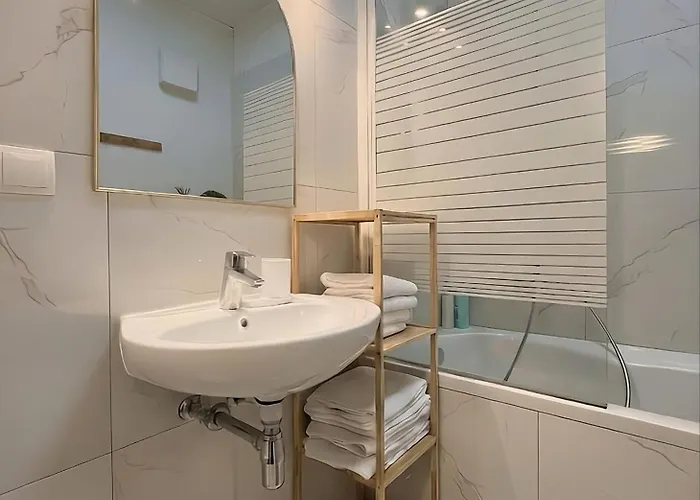 Family - 3 Room's 4 Apartamento